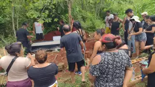 Entre lágrimas, habitantes de Carrillo Puerto se despiden del General Maya