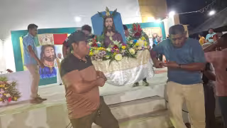 Bajan imagen de Cristo del Gran Poder de Dios e inician las festividades religiosas en Tenabo