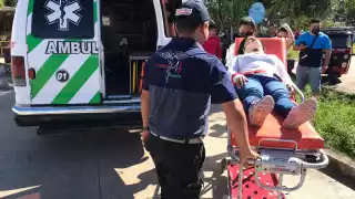 Al tomar una curva a exceso de velocidad, el conductor perdió el control de la unidad