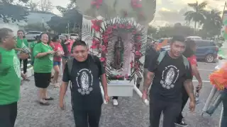 Trabajadores del sector turístico cumplen tradición guadalupana con peregrinación de más de 3 horas en Cancún