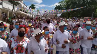 Las personas que se reconocen como indígenas se contagian más en sus hogares, según un reporte