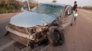 El coductor sintió que el volante se trabo lo que ocasionó que invadiera su carril