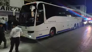 Los hechos se suscitaron a las 23:15 horas,cuando circulaba un autobús de pasajeros