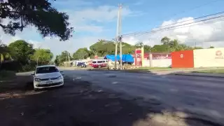 Habitantes de Atasta exigen apoyo a familias afectadas por humedad en la zona