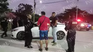 El auto del periodista de Por Esto! quedó con marcas de bala