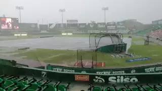 El Parque Kukulcán se encuentra mojado, lo que representa un peligro para los jugadores