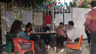 Los maestros del Cobay exigen un aumento en su salario