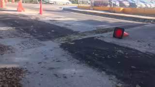 Los trabajos en la avenida Xcalacoco debieron finalizar el pasado 11 de junio, pues venció su permiso para ello