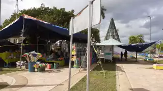 Los comerciantes empezaron a llegar e instalarse en el parque central de José María Morelos desde el 15 de diciembre