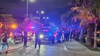 Ejecutan a balazos a un ciclista sobre avenida hacia Puerto Juárez en Cancún