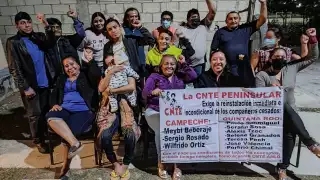 Pelean por la reinstalación de varios docentes, así como el pago de prestaciones sin condiciones