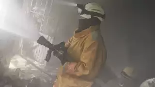 A pesar de que los bomberos trabajaron por media hora, no lograron salvar el contenido de la bodega