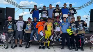 Oswaldo “Oso” Cervera gana el Gran Premio de Motonaútica Cancún 2022