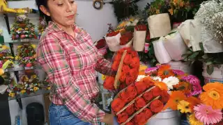 El Día de los Enamorados, aunado a las diversas condiciones climáticas, han afectado los costos de producción de arreglos ornamentales