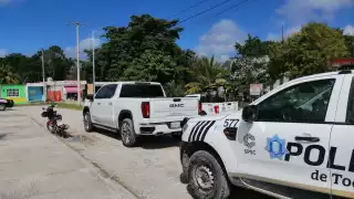 Camioneta robada en Tabasco es asegurada junto con su conductor en Escárcega, Campeche