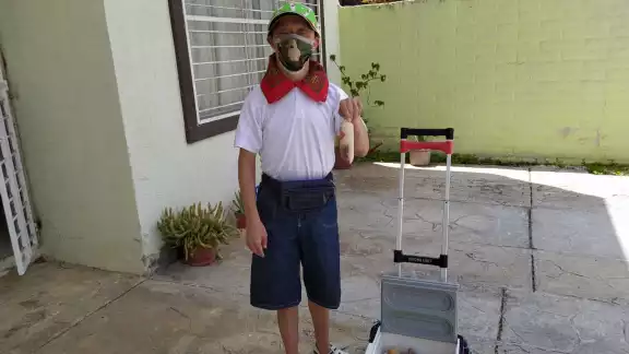 Rafa ha creado un negocio ambulante de paletas gourmet bien aceptado entre los vecinos a pesar de tener síndrome de Down Rafa ha creado un negocio ambulante de paletas gourmet bien aceptado entre los vecinos a pesar de tener síndrome de Down