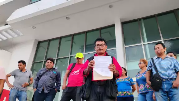 Gabriel Turriza Muñoz renunció al PRI por la imposición de María del Pilar Chan Kantún como candidata a la comisaría de Samulá Gabriel Turriza Muñoz renunció al PRI por la imposición de María del Pilar Chan Kantún como candidata a la comisaría de Samulá