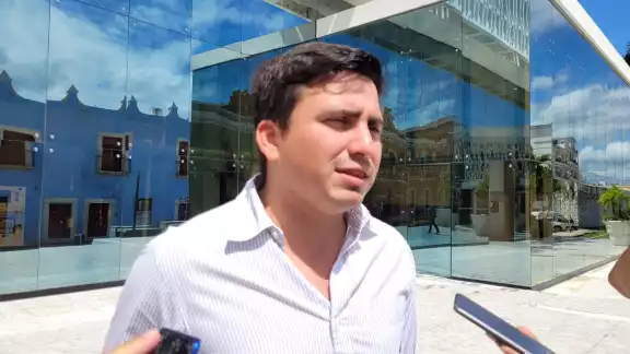 El alcalde de Hopelchén interpuso una denuncia ante la FGE por el cateo a su domicilio El alcalde de Hopelchén interpuso una denuncia ante la FGE por el cateo a su domicilio