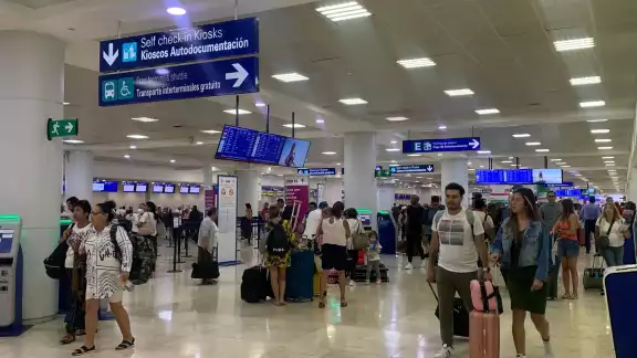 Cabe recordar que la nueva ruta Hermosillo-Cancún empezará a operar el 13 de julio Cabe recordar que la nueva ruta Hermosillo-Cancún empezará a operar el 13 de julio