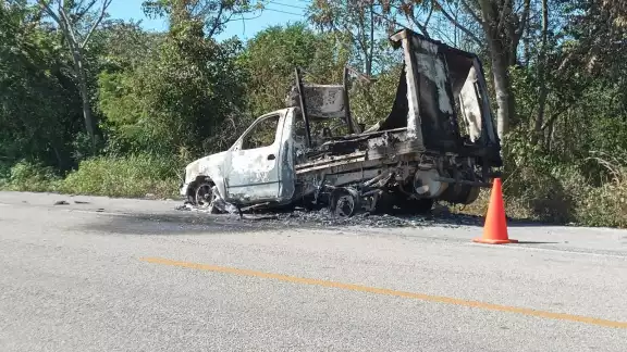 No se reportan lesionados en el incendio de la camioneta No se reportan lesionados en el incendio de la camioneta