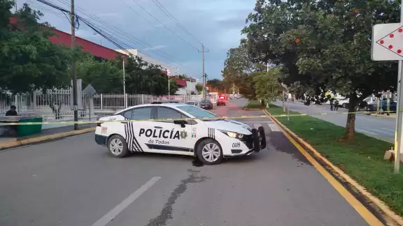 Balacera en la colonia San Rafael deja un herido y desata fuerte operativo en Campeche. Balacera en la colonia San Rafael deja un herido y desata fuerte operativo en Campeche.