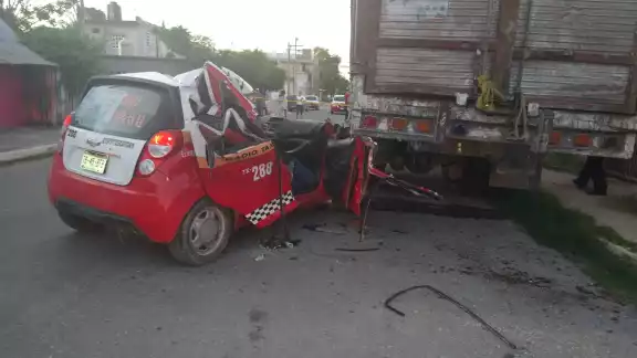 La mujer perdió la vida al instante La mujer perdió la vida al instante