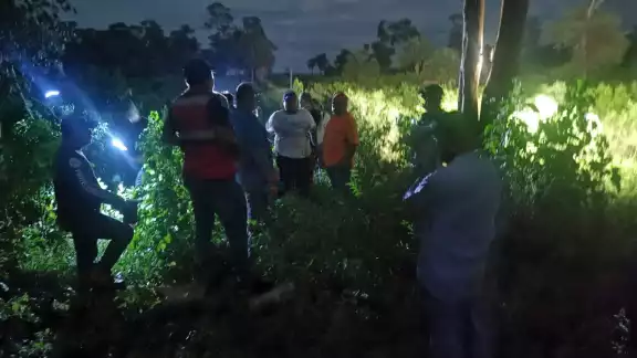 Sólo encontraron su termo y mochila sobre el sendero Sólo encontraron su termo y mochila sobre el sendero