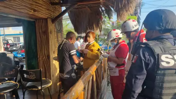 El hombre pretendía huir para no pagar la cuenta del restaurante El hombre pretendía huir para no pagar la cuenta del restaurante