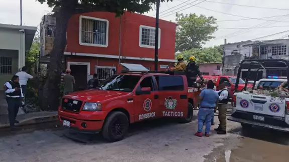 Rescate heroico de una mujer y dos menores.