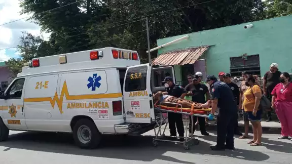 El hombre de la tercera edad fue trasladado a un hospital de Mérida El hombre de la tercera edad fue trasladado a un hospital de Mérida