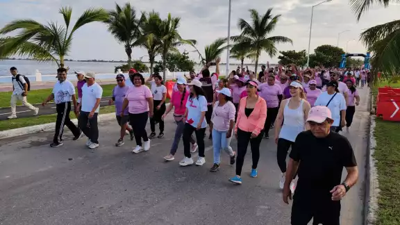 Alrededor de 400 trabajadores del sector salud y sociedad civil participaron en la rodada ciclista y caminata "Mujer Rosa, Mujer que IMSSPIRA" en Campeche Alrededor de 400 trabajadores del sector salud y sociedad civil participaron en la rodada ciclista y caminata "Mujer Rosa, Mujer que IMSSPIRA" en Campeche