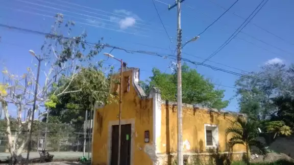 Vecinos del barrio Pomolché piden a las autoridades y al INAH hacer algo para rescatar el inmueble Vecinos del barrio Pomolché piden a las autoridades y al INAH hacer algo para rescatar el inmueble
