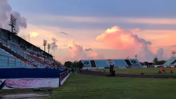 El partido iniciará en punto de las 7:25 pm