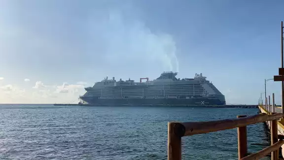 El crucero perteneciente a la naviera Celebrity Cruises nuevamente arribó al Puerto Costa Maya en Mahahual El crucero perteneciente a la naviera Celebrity Cruises nuevamente arribó al Puerto Costa Maya en Mahahual
