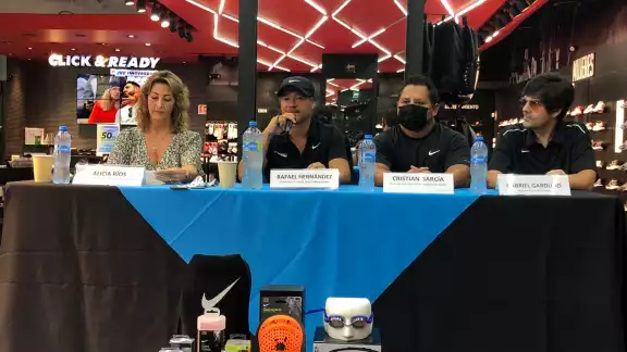 Entre los participantes se encuentran cuatro nadadores internacionales becados por la FINA en Latinoamérica Entre los participantes se encuentran cuatro nadadores internacionales becados por la FINA en Latinoamérica