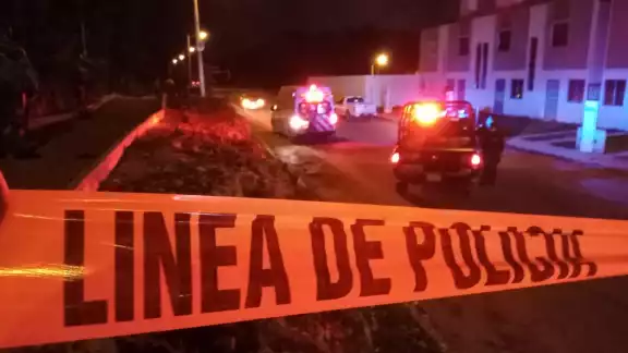 El lugar llegaron elementos de la Policía Quintana Roo, el Ejercicio Mexicano, la Policía Ministerial, y paramédicos El lugar llegaron elementos de la Policía Quintana Roo, el Ejercicio Mexicano, la Policía Ministerial, y paramédicos