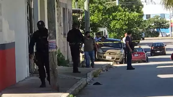Al lugar llegaron elementos de la Policía Quintana Roo, quienes tomaron conocimiento de lo ocurrido Al lugar llegaron elementos de la Policía Quintana Roo, quienes tomaron conocimiento de lo ocurrido