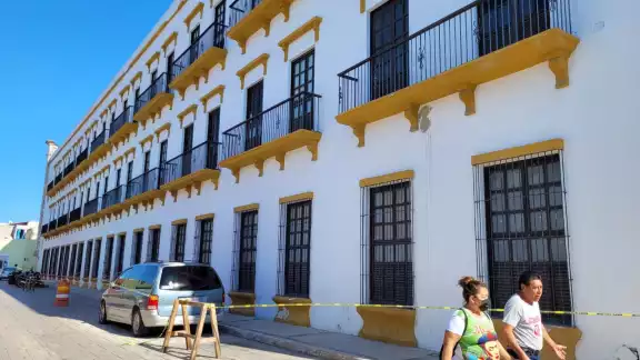Las partes dañadas del Instituto Campechano serán derribadas Las partes dañadas del Instituto Campechano serán derribadas