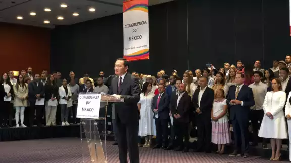 Miguel Ángel Osorio Chong y Claudia Ruiz Massieu encabezan este nuevo movimiento Miguel Ángel Osorio Chong y Claudia Ruiz Massieu encabezan este nuevo movimiento