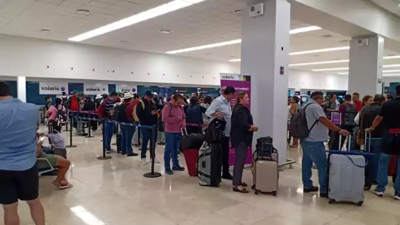 Se registra gran afluencia de pasajeros en el aeropuerto de Mérida este sábado Se registra gran afluencia de pasajeros en el aeropuerto de Mérida este sábado