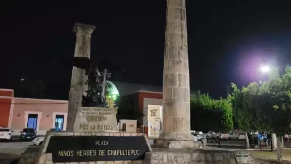 La Plaza de los Niños Héroes data de 1700 La Plaza de los Niños Héroes data de 1700