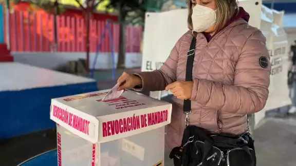 En punto de las 8 de la mañana de este domingo dio inicio la consulta de Revocación de Mandato en México