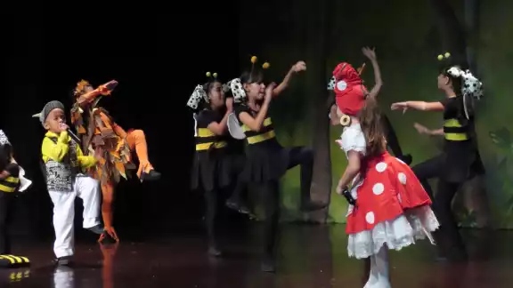 Presentan obra de teatro en el auditorio Dr. Silvio Zavala Vallado