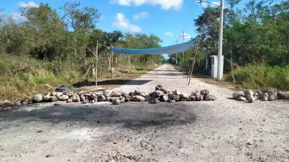 El bloqueo duró 10 días, pero finalmente se llegó a un acuerdo con los pobladores El bloqueo duró 10 días, pero finalmente se llegó a un acuerdo con los pobladores