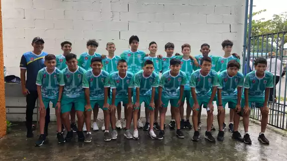 La Selección de la Liga Champions Premier Infantil y Juvenil viajó este miércoles vía terrestre a Campeche