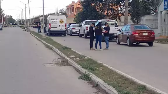 Las Policías municipal y estatal lograron capturar al presunto asesino, apodado Burrito, quien de inmediato fue entregado a la PEI y trasladado a la Fiscalía Las Policías municipal y estatal lograron capturar al presunto asesino, apodado Burrito, quien de inmediato fue entregado a la PEI y trasladado a la Fiscalía