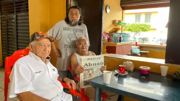 Pobladores de Yucatán felicitan al POR ESTO! por su larga trayectoria en el marco de su aniversario 33