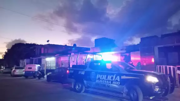 La zona fue acordonada por policías municipales, al lugar acudieron también elementos ministeriales La zona fue acordonada por policías municipales, al lugar acudieron también elementos ministeriales
