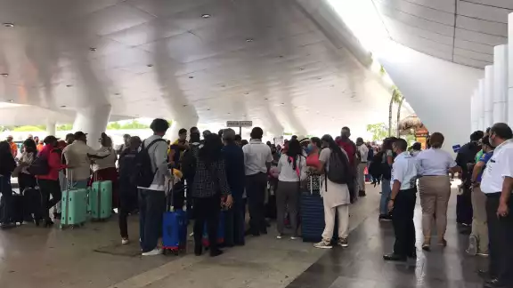 El aeropuerto de Cancún superó los 570 vuelos programados este viernes, de los cuales en su mayoría serán internacionales El aeropuerto de Cancún superó los 570 vuelos programados este viernes, de los cuales en su mayoría serán internacionales