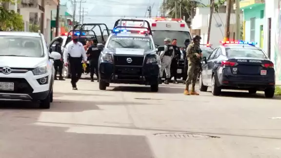 Detienen a presunto sospechoso, se fugó el acompañante quien también es considerado sospechoso